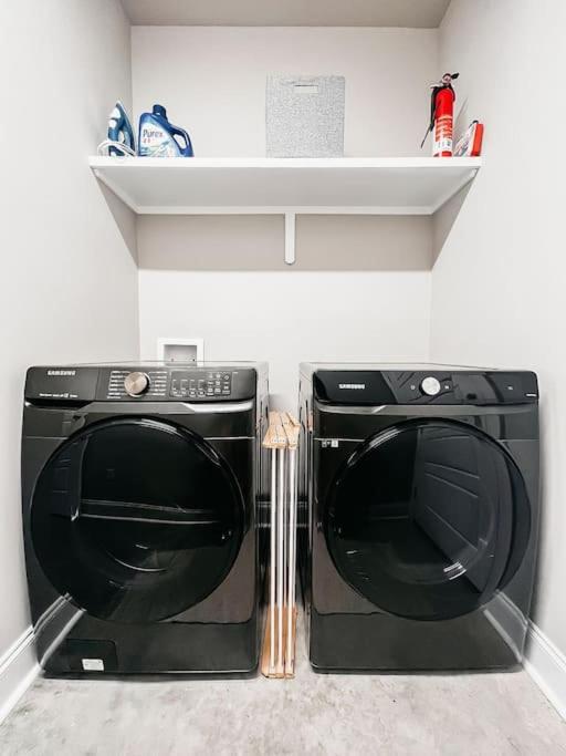 Apartamento New Luxury Townhome