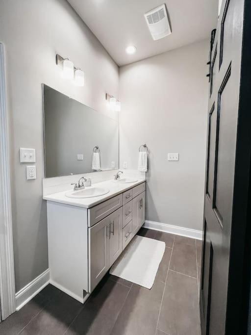 Apartamento New Luxury Townhome