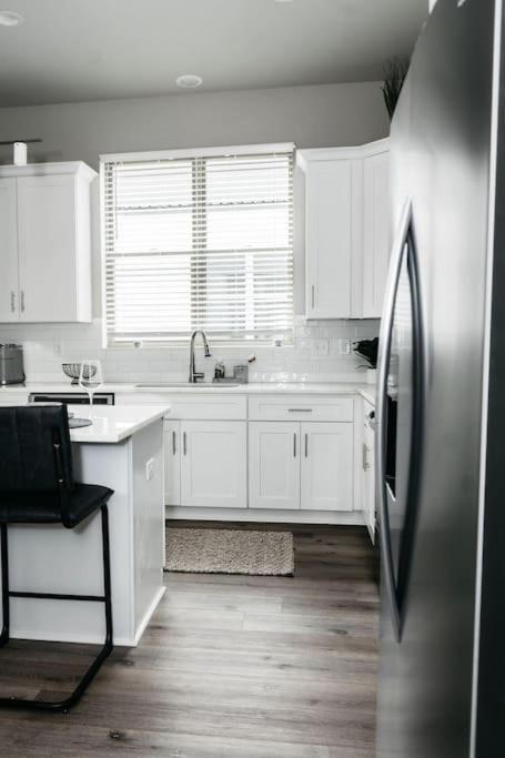 Apartment New Luxury Townhome Youngsville