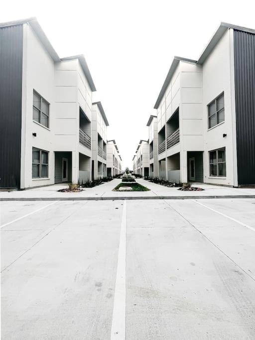 Apartment New Luxury Townhome *