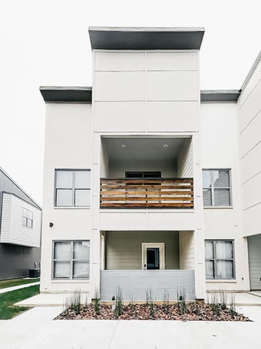 Apartment New Luxury Townhome